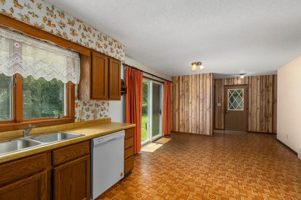 5978 Watson Road Eau Claire, MI 49111