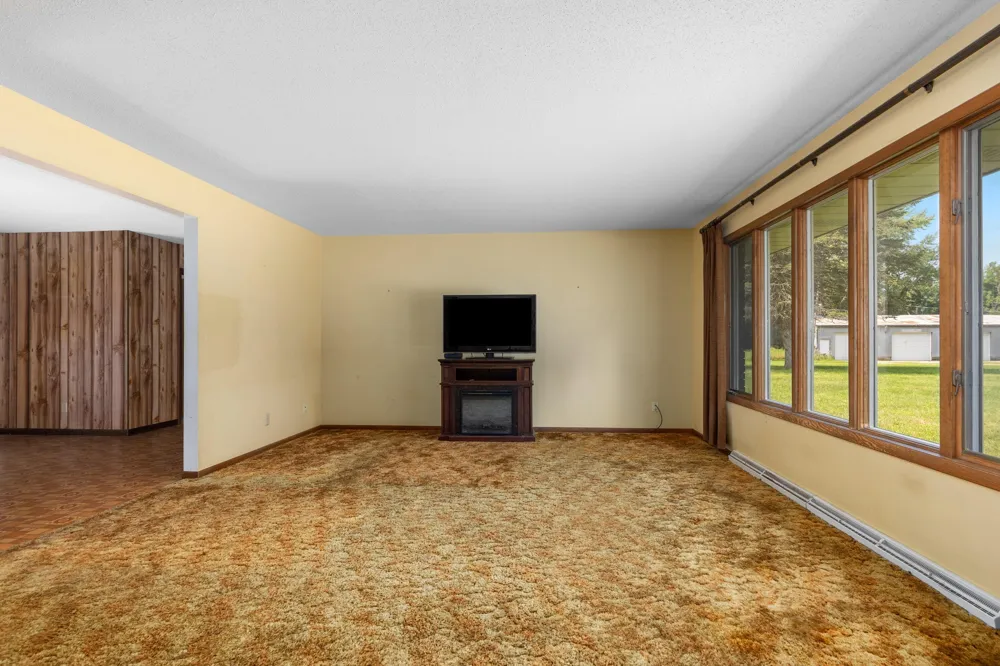 5978 Watson Road Eau Claire, MI 49111