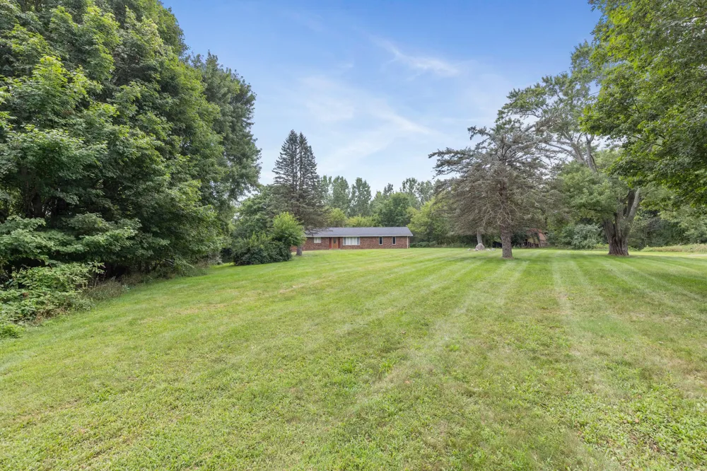 5978 Watson Road Eau Claire, MI 49111
