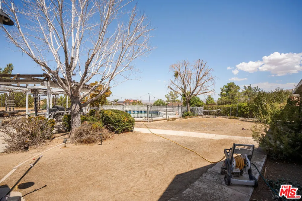 18626 Fairburn Street Hesperia, CA 92345
