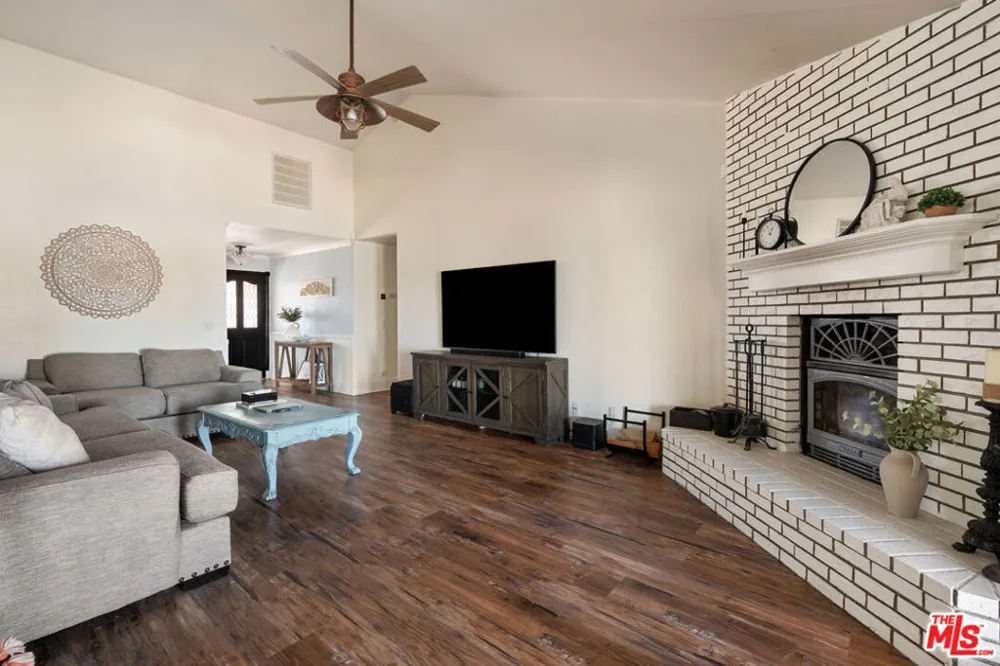 18626 Fairburn Street Hesperia, CA 92345