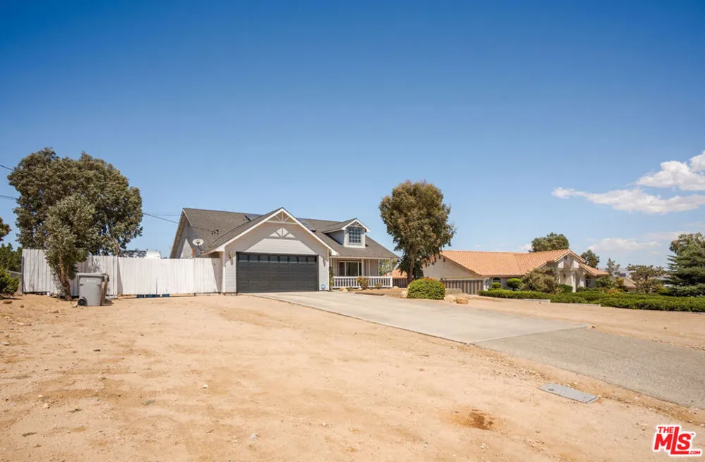 18626 Fairburn Street Hesperia, CA 92345