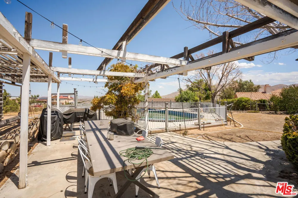 18626 Fairburn Street Hesperia, CA 92345