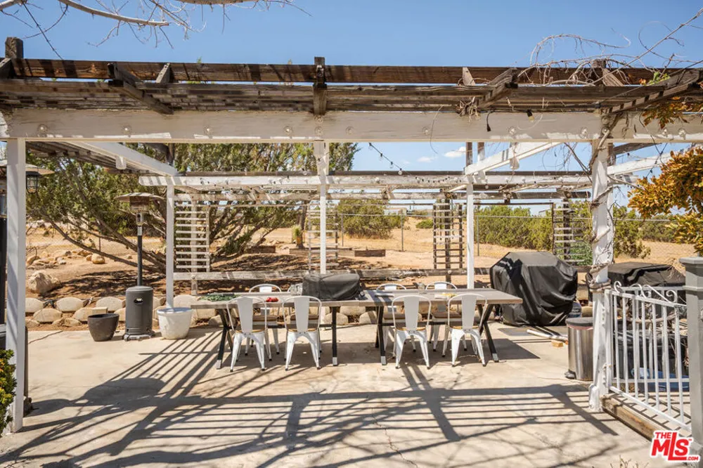 18626 Fairburn Street Hesperia, CA 92345
