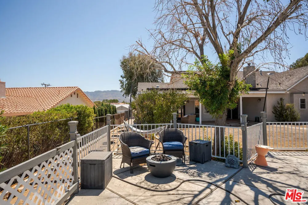 18626 Fairburn Street Hesperia, CA 92345