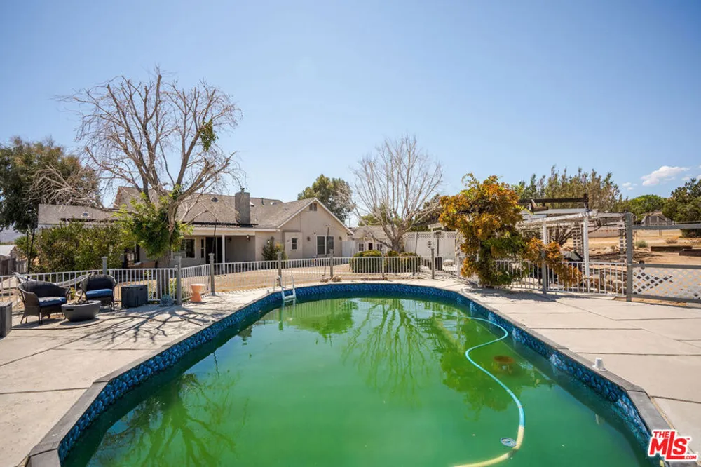 18626 Fairburn Street Hesperia, CA 92345