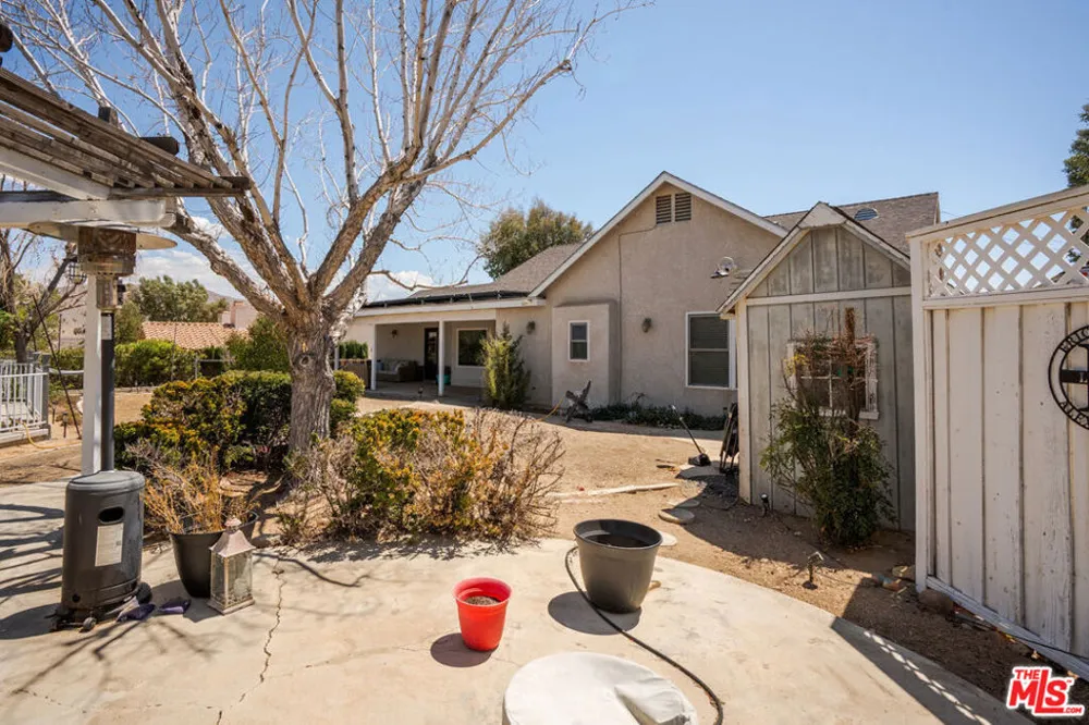 18626 Fairburn Street Hesperia, CA 92345