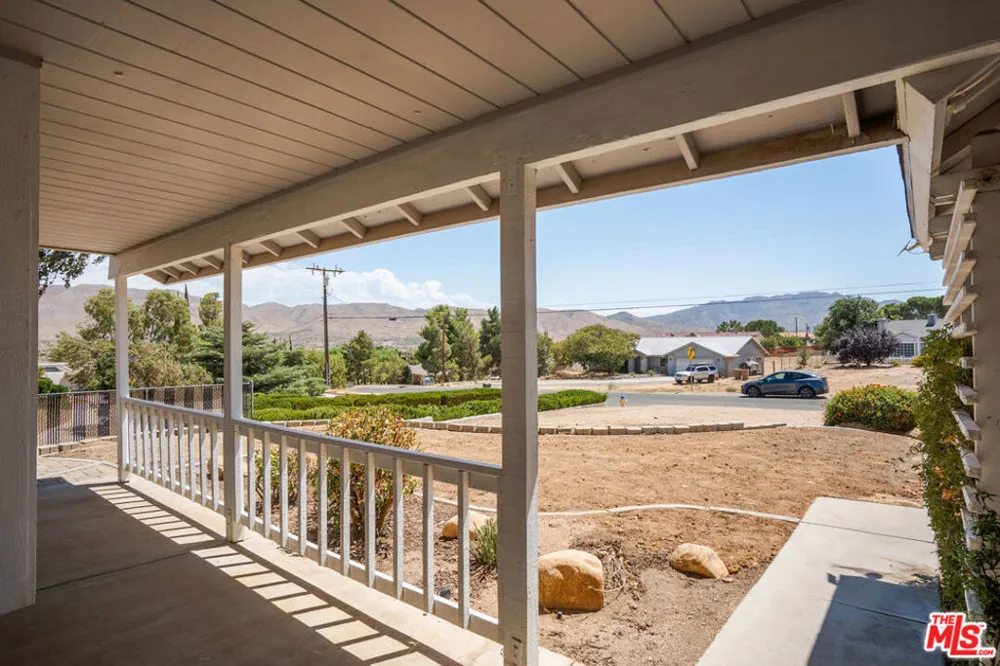 18626 Fairburn Street Hesperia, CA 92345