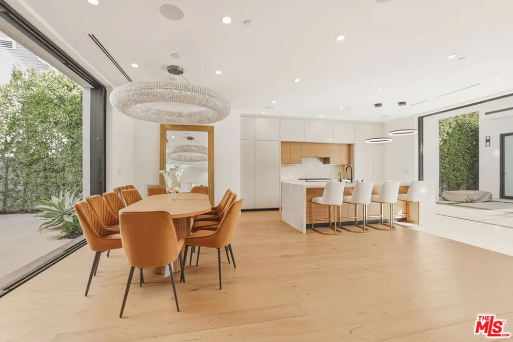 5316 Lennox Avenue Sherman Oaks, CA 91401