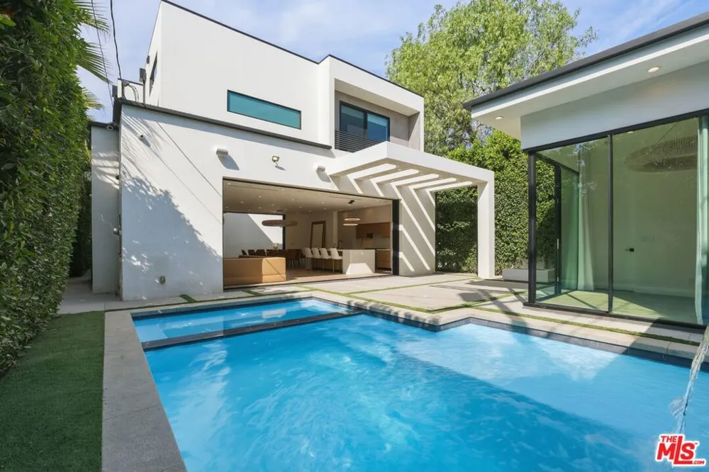 5316 Lennox Avenue Sherman Oaks, CA 91401