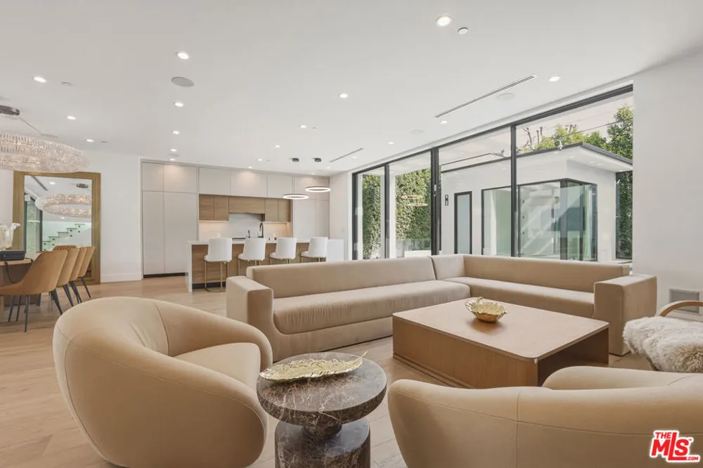 5316 Lennox Avenue Sherman Oaks, CA 91401