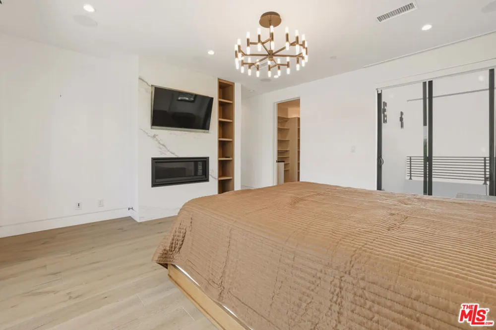 5316 Lennox Avenue Sherman Oaks, CA 91401