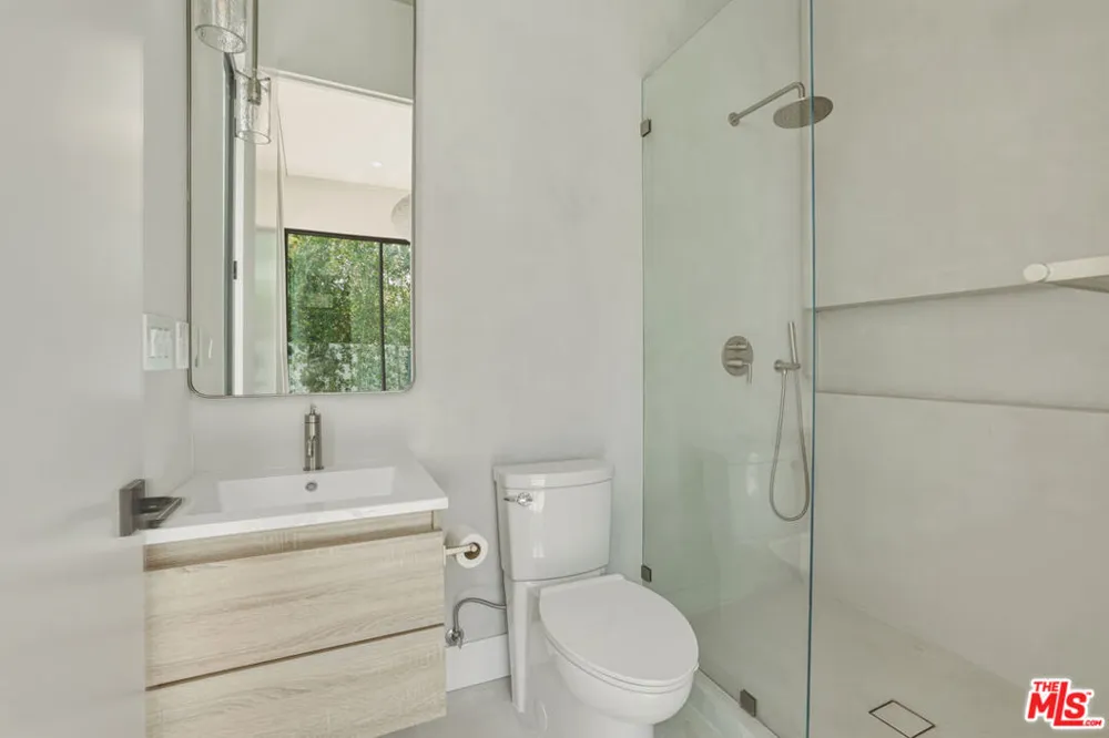 5316 Lennox Avenue Sherman Oaks, CA 91401