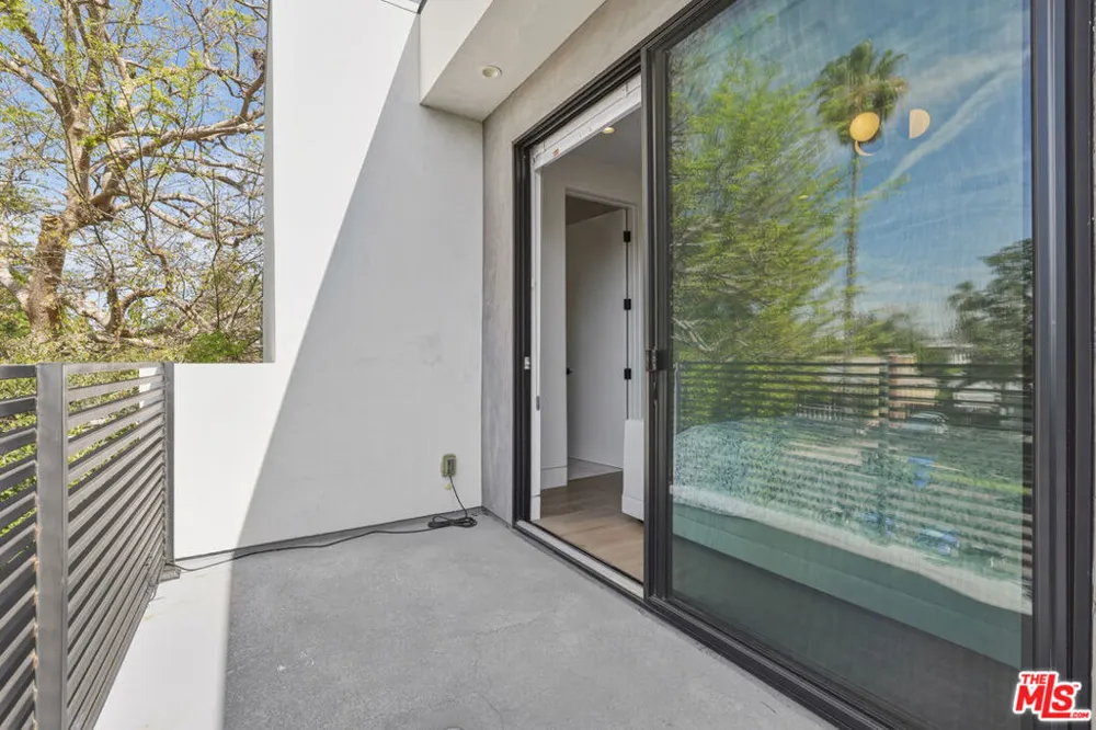 5316 Lennox Avenue Sherman Oaks, CA 91401