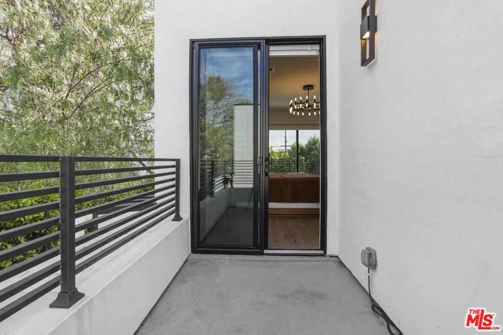 5316 Lennox Avenue Sherman Oaks, CA 91401
