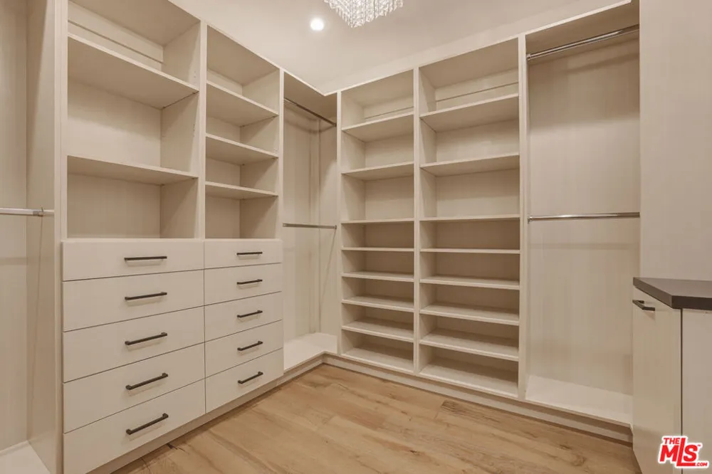5316 Lennox Avenue Sherman Oaks, CA 91401