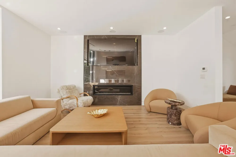5316 Lennox Avenue Sherman Oaks, CA 91401