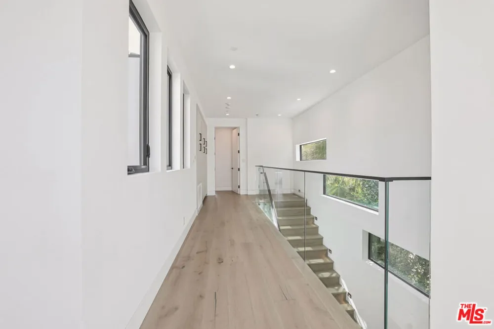 5316 Lennox Avenue Sherman Oaks, CA 91401