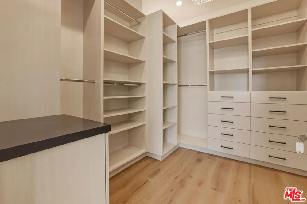 5316 Lennox Avenue Sherman Oaks, CA 91401