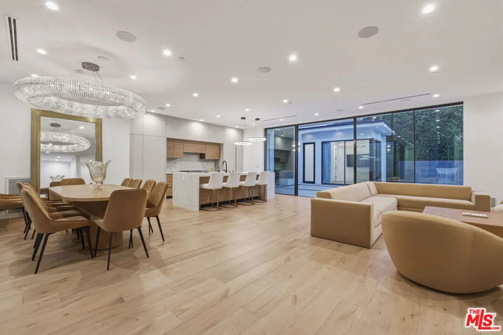 5316 Lennox Avenue Sherman Oaks, CA 91401