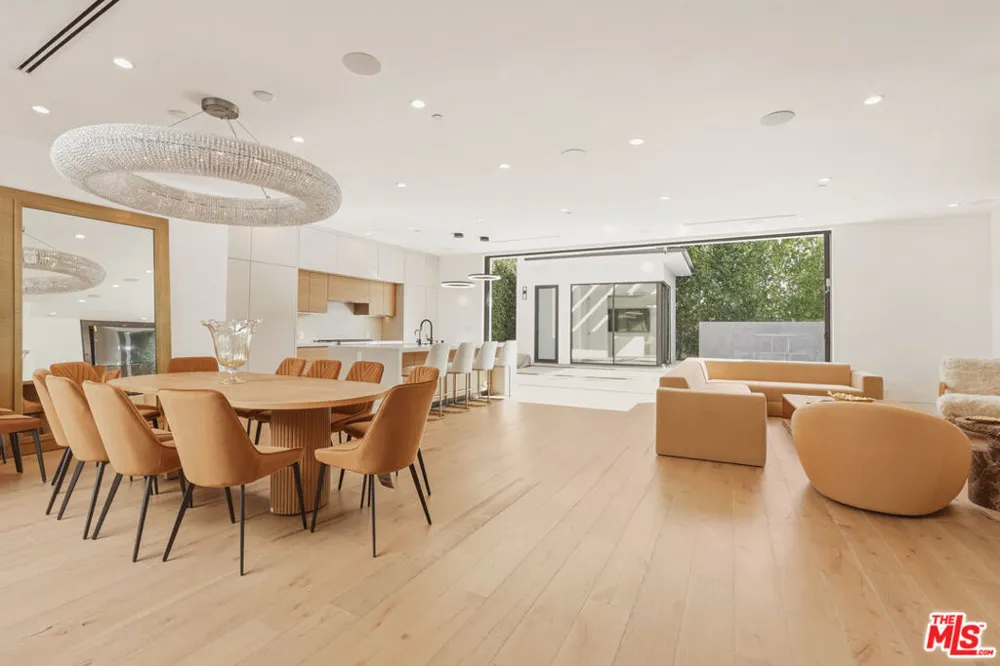 5316 Lennox Avenue Sherman Oaks, CA 91401