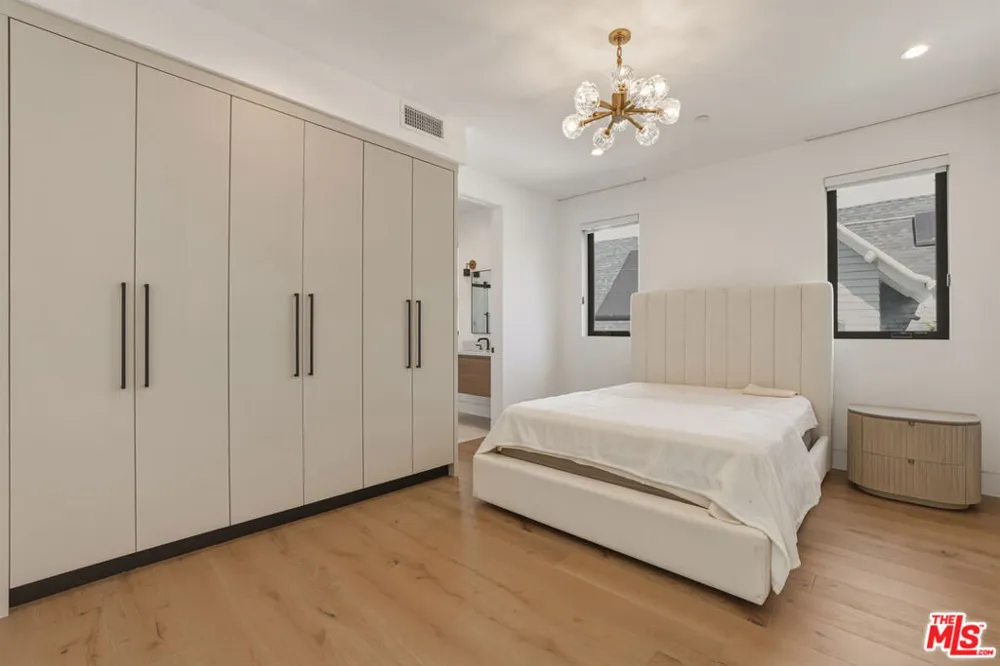 5316 Lennox Avenue Sherman Oaks, CA 91401