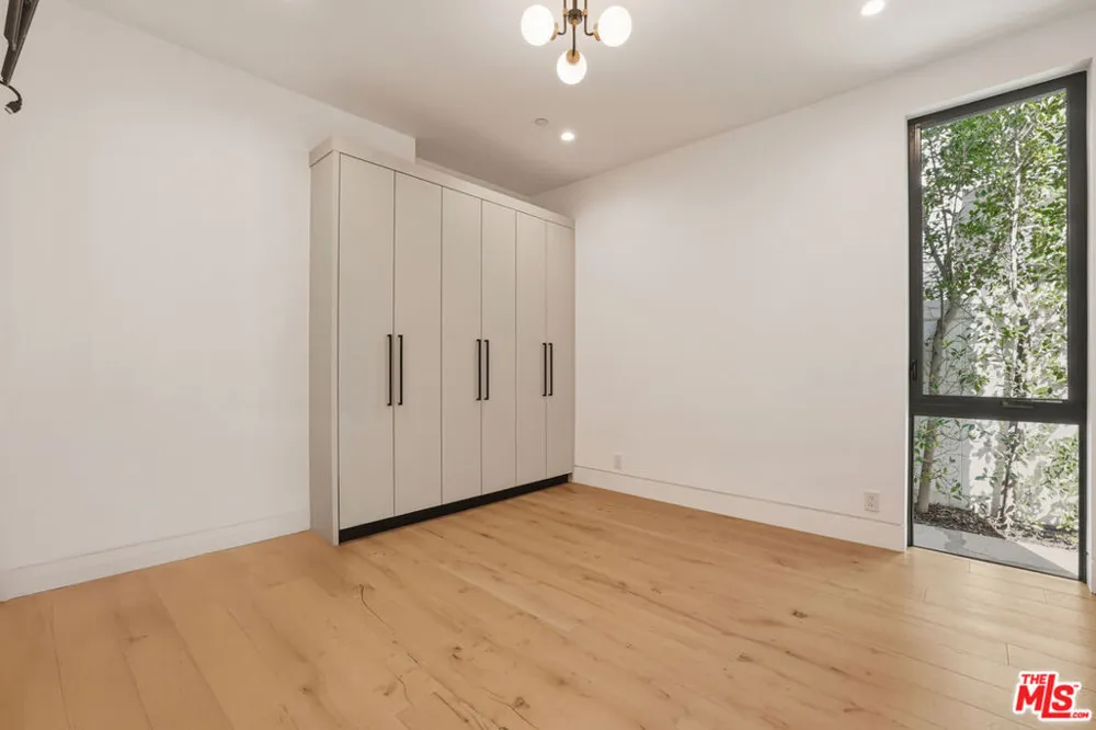 5316 Lennox Avenue Sherman Oaks, CA 91401