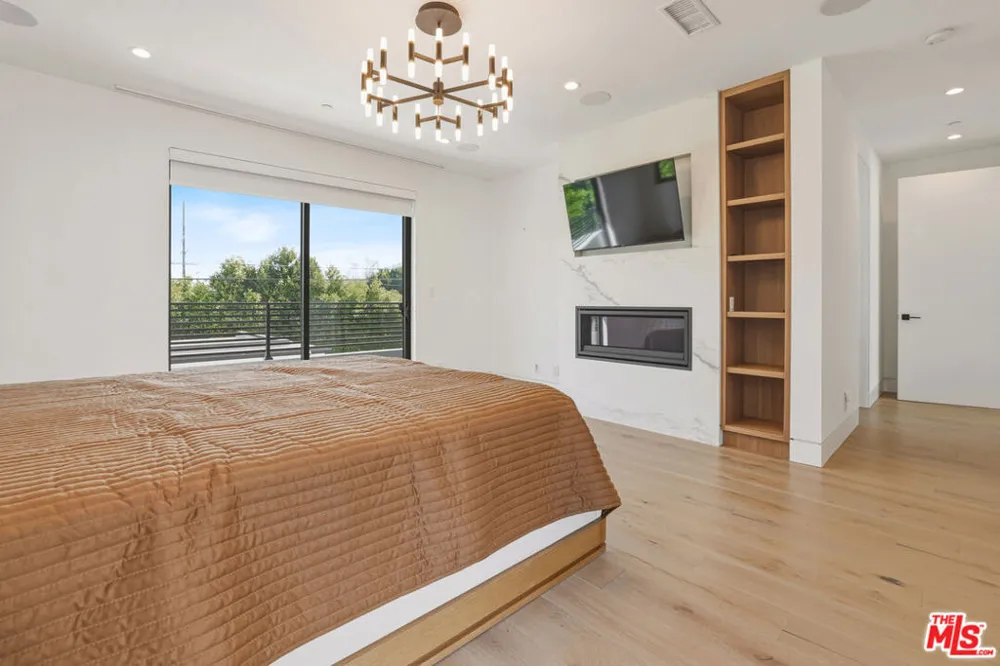 5316 Lennox Avenue Sherman Oaks, CA 91401