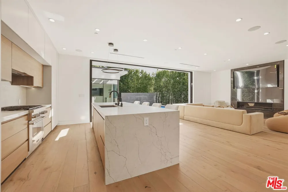 5316 Lennox Avenue Sherman Oaks, CA 91401