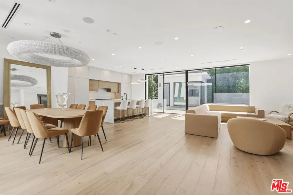 5316 Lennox Avenue Sherman Oaks, CA 91401