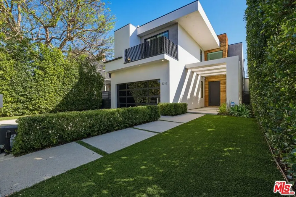 5316 Lennox Avenue Sherman Oaks, CA 91401
