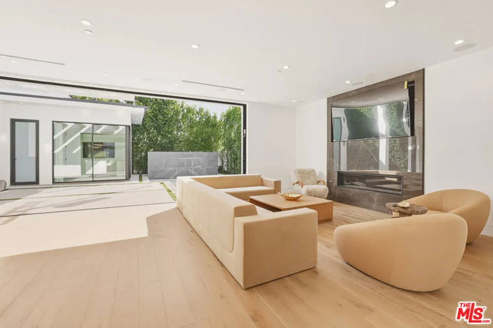 5316 Lennox Avenue Sherman Oaks, CA 91401