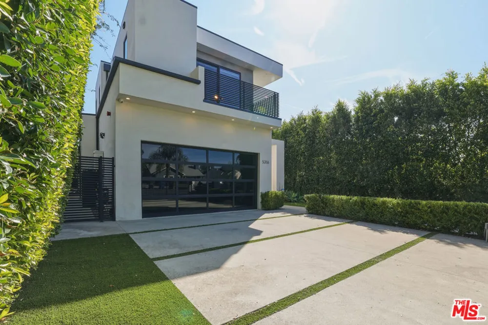 5316 Lennox Avenue Sherman Oaks, CA 91401