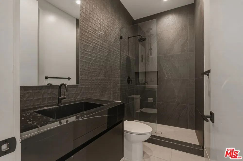 5316 Lennox Avenue Sherman Oaks, CA 91401