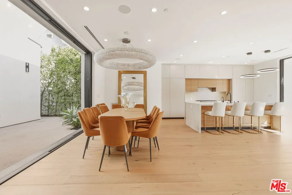 5316 Lennox Avenue Sherman Oaks, CA 91401