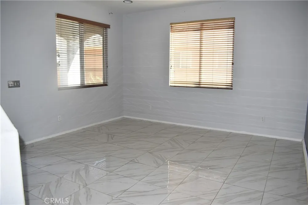 43033 Carpenter Lancaster, CA 93535