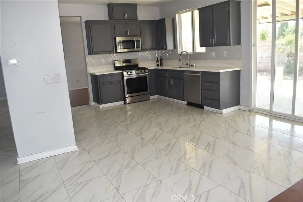 43033 Carpenter Lancaster, CA 93535