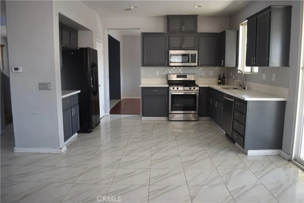 43033 Carpenter Lancaster, CA 93535