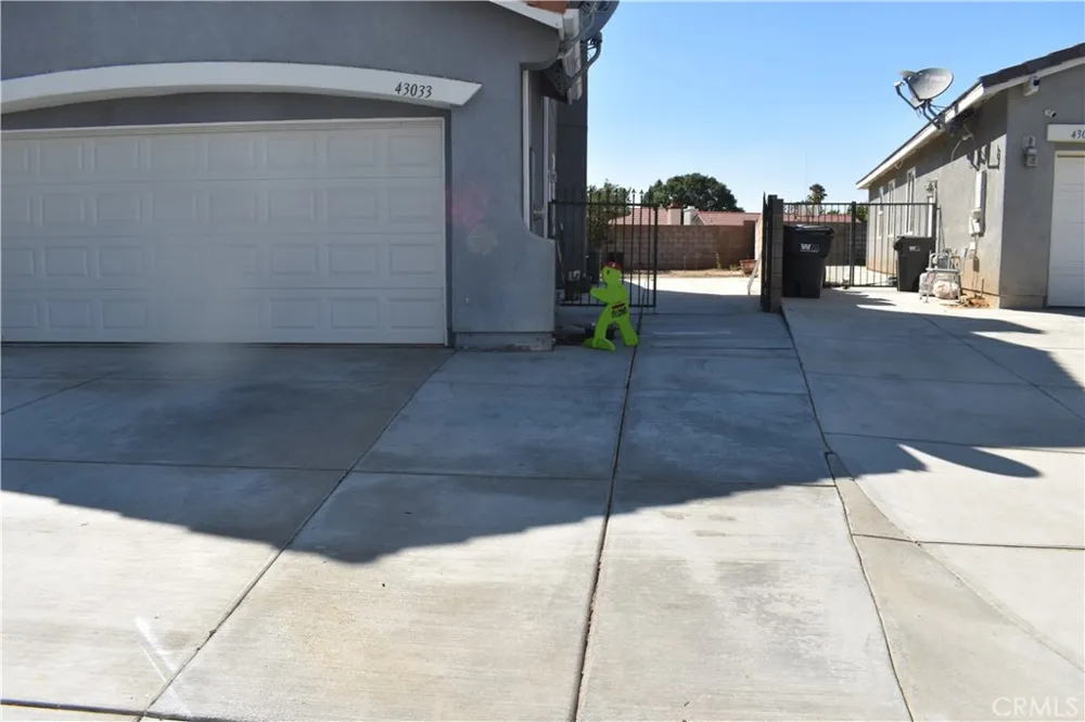 43033 Carpenter Lancaster, CA 93535