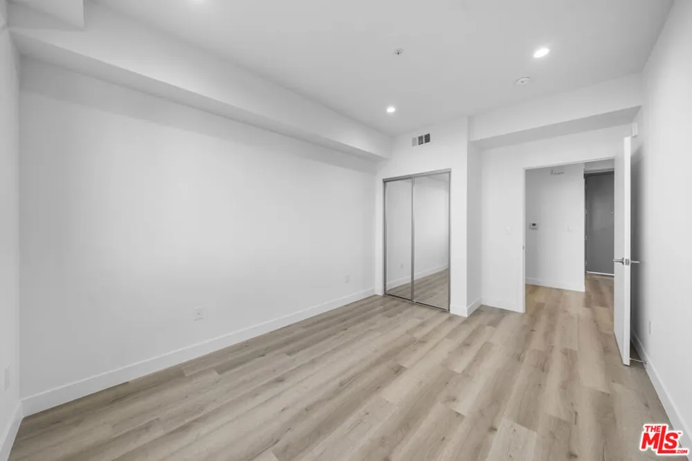 5612 Lexington Avenue #304 Los Angeles, CA 90038