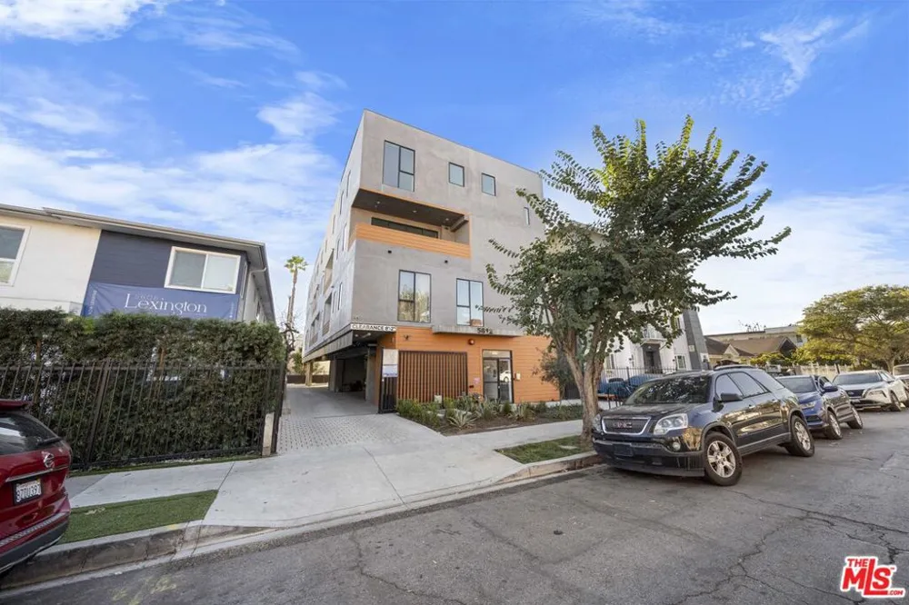 5612 Lexington Avenue #304 Los Angeles, CA 90038