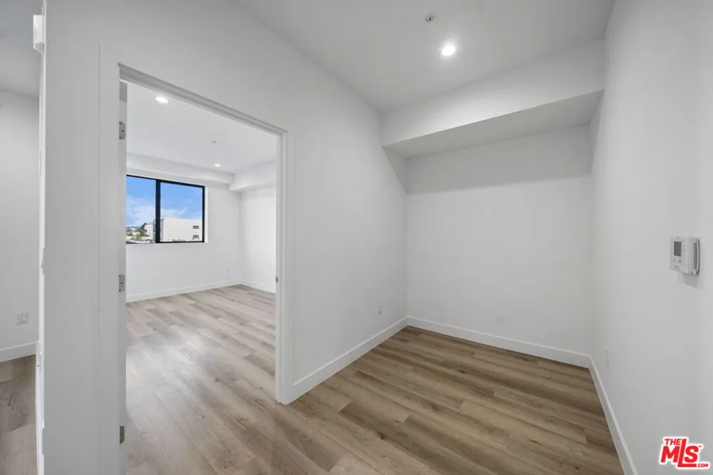 5612 Lexington Avenue #304 Los Angeles, CA 90038