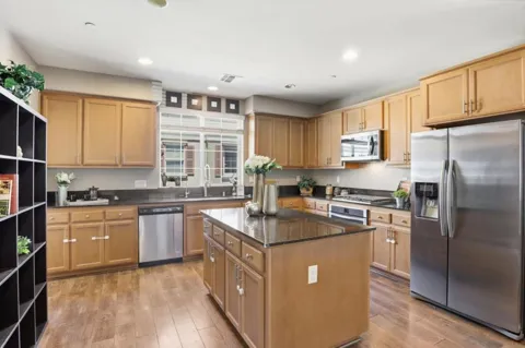 57 Regency Place