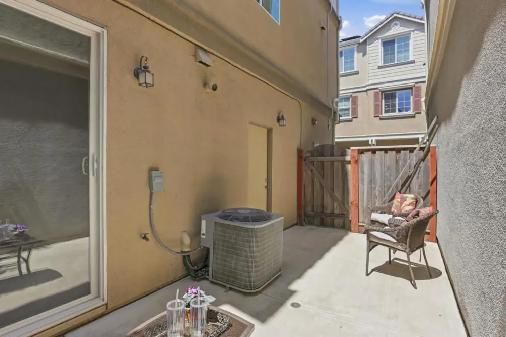 57 Regency Place Hayward, CA 94544