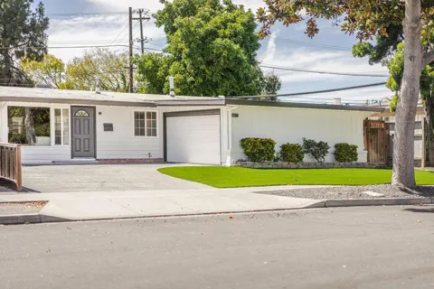 917 Blazingwood Drive