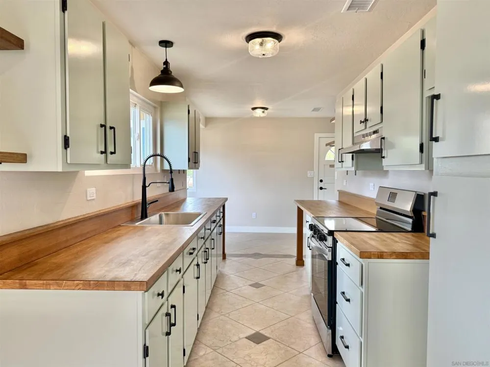 1448 San Vicente Rd Ramona, CA 92065
