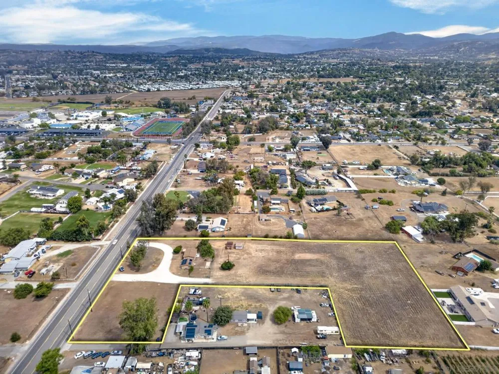 1448 San Vicente Rd Ramona, CA 92065
