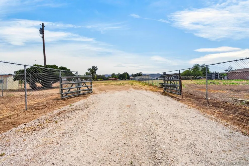 1448 San Vicente Rd Ramona, CA 92065
