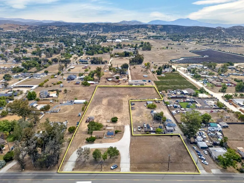 1448 San Vicente Rd Ramona, CA 92065