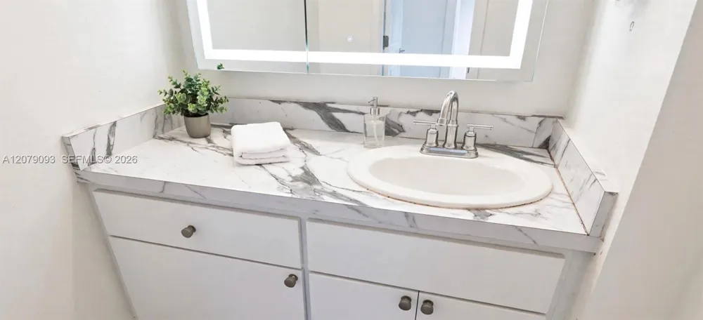 2899 Collins Ave #544 Miami Beach, FL 33140